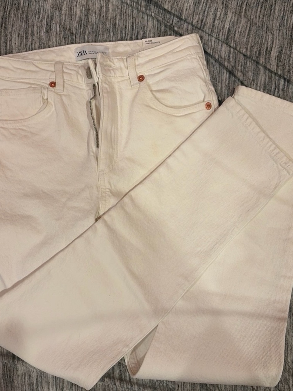 Zara Men's Cream Slim Straight Jeans